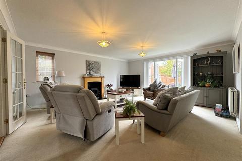 5 bedroom detached house to rent, Creswell, Hook RG27