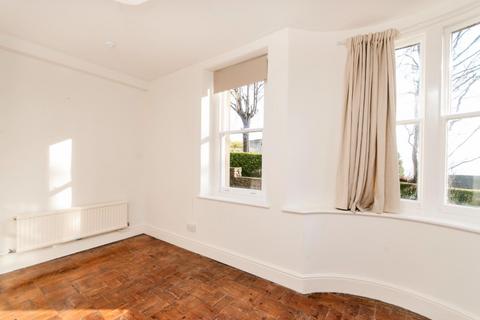 2 bedroom flat to rent, Lansdown Grove, Bath BA1