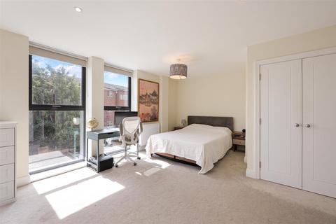 1 bedroom flat for sale, Southridge House, Wimbledon SW19