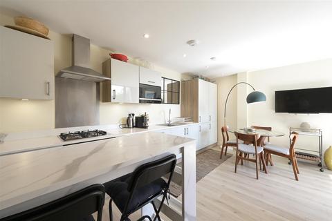 1 bedroom flat for sale, Southridge House, Wimbledon SW19