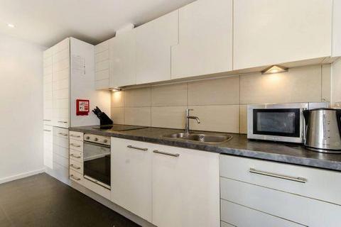 2 bedroom apartment to rent, Blackwall Way, London E14