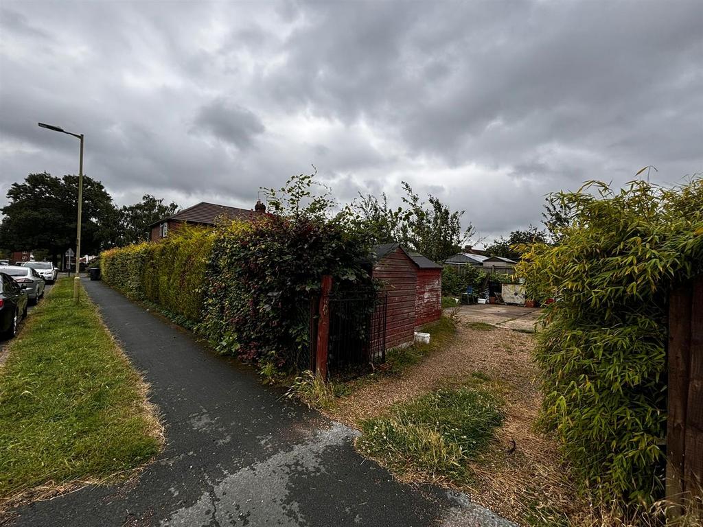 Driveway.jpg