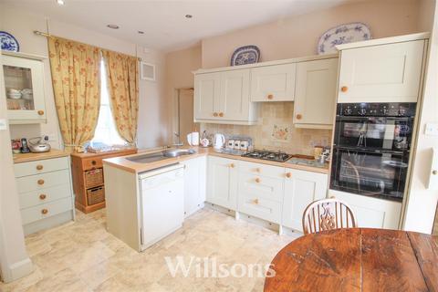 4 bedroom detached house for sale, Queen Street, Spilsby