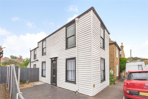 2 bedroom detached house for sale, Swanfield Road, Whitstable