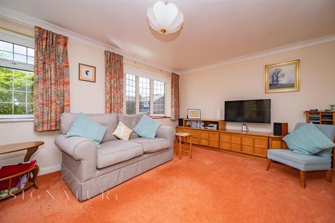 22 Beechpark Way, Watford, WD17 3TY