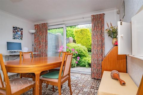 22 Beechpark Way, Watford, WD17 3TY