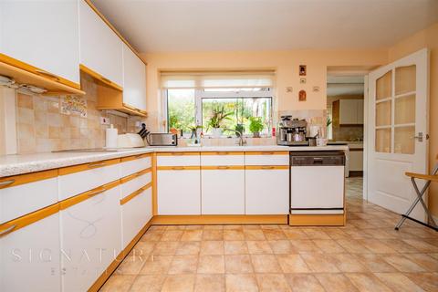 22 Beechpark Way, Watford, WD17 3TY