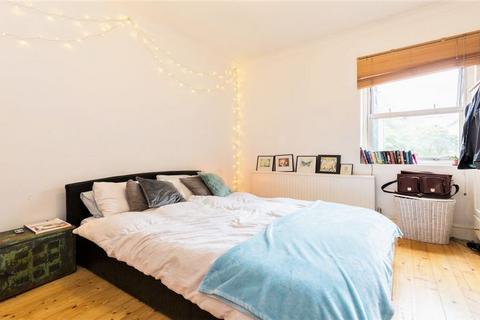 2 bedroom apartment to rent, NW4