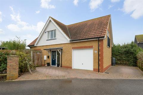 3 bedroom detached house for sale, Foxdene Road, Seasalter, Whitstable