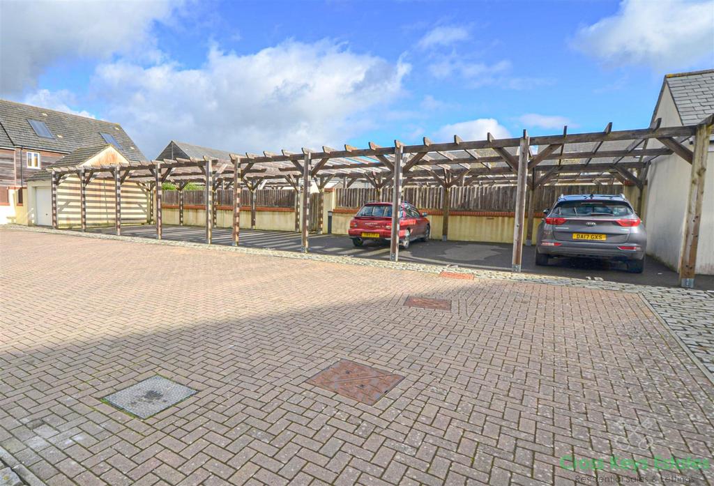 Parking &amp; Gardens