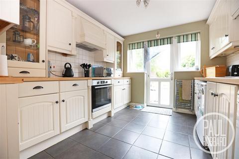 3 bedroom detached bungalow for sale, Lyngate Avenue, Lowestoft, NR33