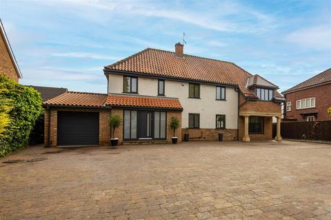 4 bedroom detached house for sale, Carmel Road South, Darlington