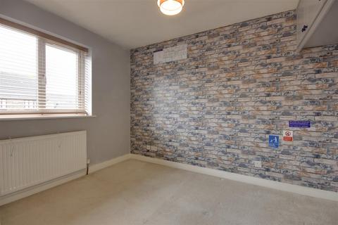 98 Ashdene Close, Willerby, Hull, HU10 6LF