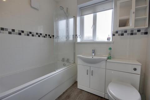 98 Ashdene Close, Willerby, Hull, HU10 6LF