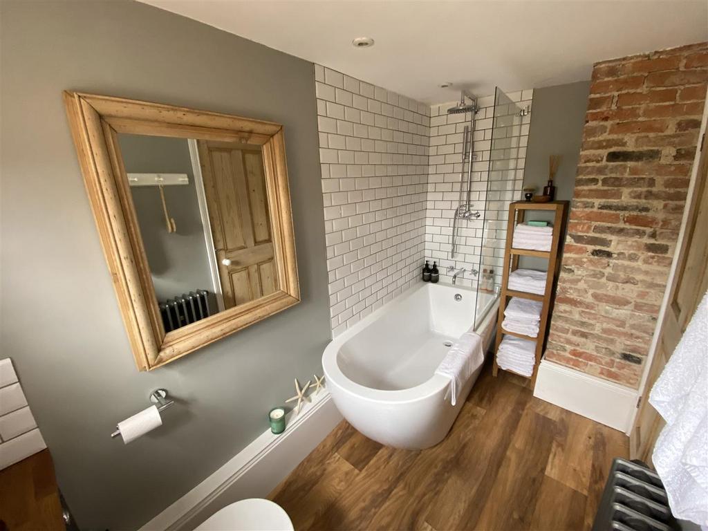 Bath 4.jpg