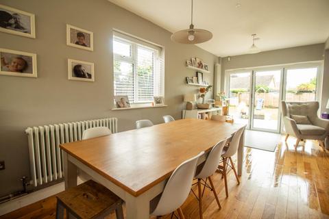 15 Queensway, Sawston, Cambridge, CB22 3DJ