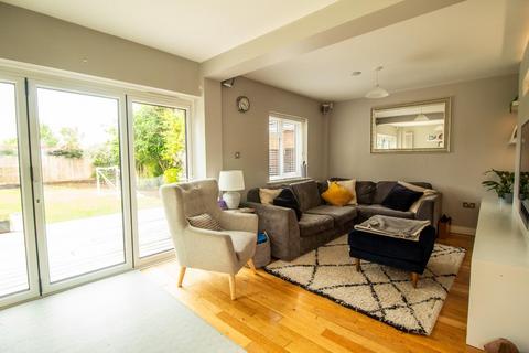 15 Queensway, Sawston, Cambridge, CB22 3DJ