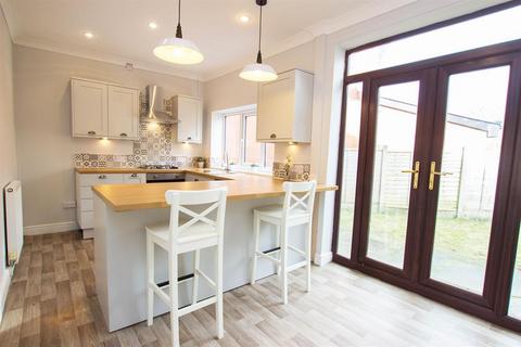 21 Lisbon Drive, Darwen, BB3 3JW