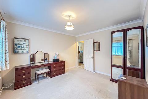 117 Burnham Road, Hullbridge, Hockley, SS5 6HQ