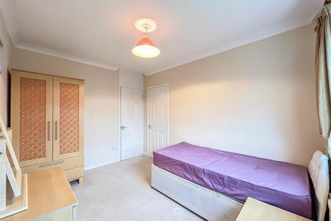 117 Burnham Road, Hullbridge, Hockley, SS5 6HQ