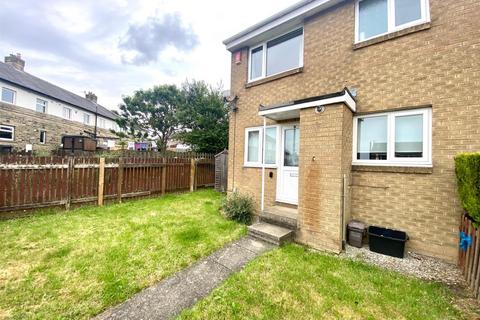 1 bedroom end of terrace house for sale, Cromwell Close, Halifax