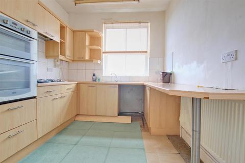 3 bedroom flat for sale, Railway Street, Hornsea