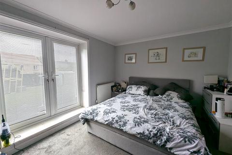 3 bedroom semi-detached house for sale, Rowan Close, Scarborough