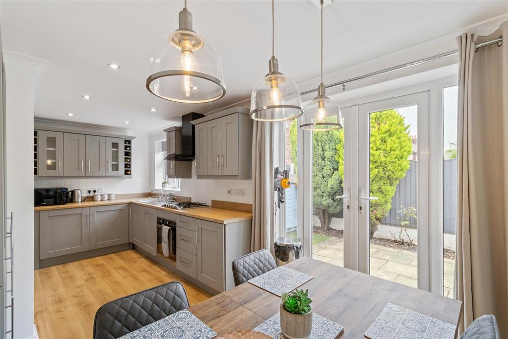 Kitchen/Dining Room