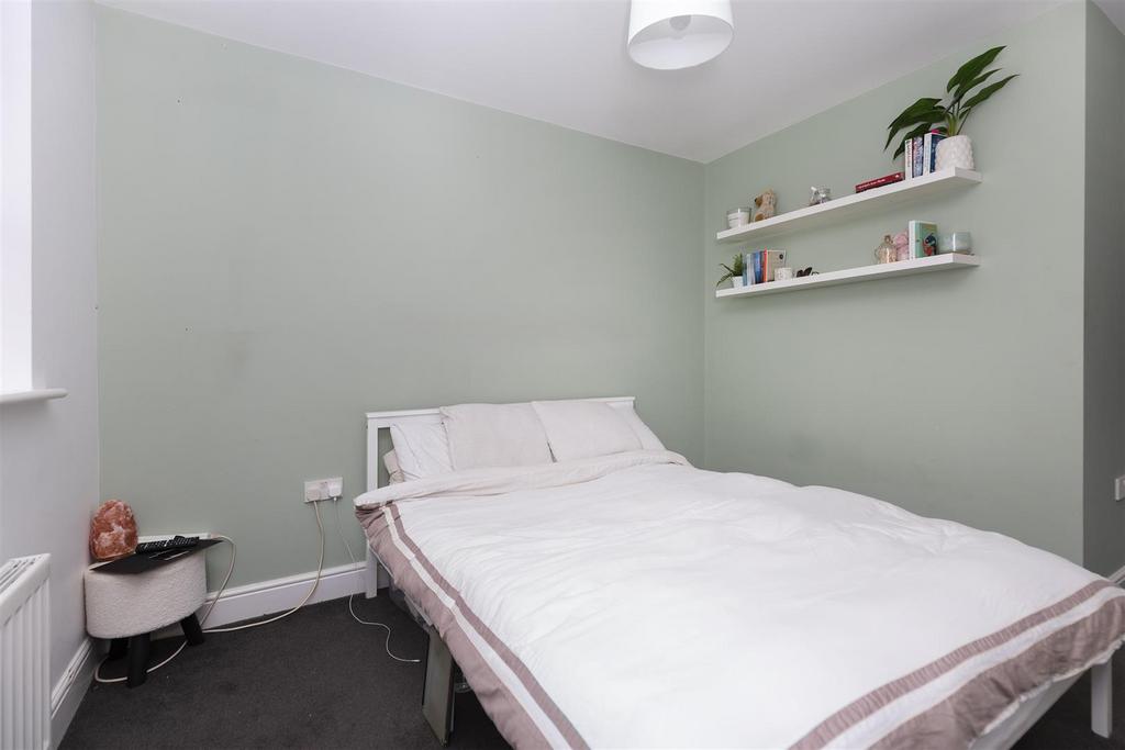 Bramleys Estate Agents - Plover Road - Lindley (24