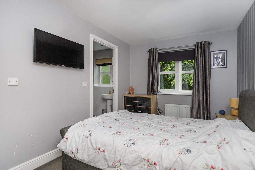 Bramleys Estate Agents - Plover Road - Lindley (15