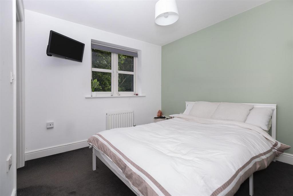 Bramleys Estate Agents - Plover Road - Lindley (23
