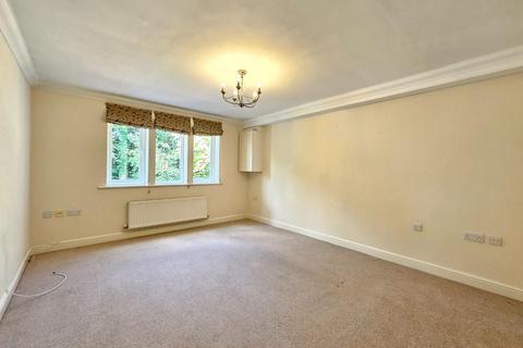 2 bedroom apartment to rent, Regency Court, Grove Lane, Hale