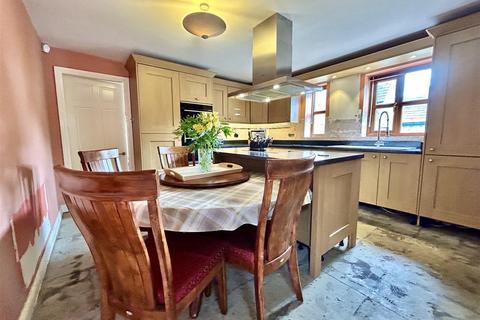 3 bedroom semi-detached house for sale, Elmwood Lane, Barwick In Elmet, Leeds