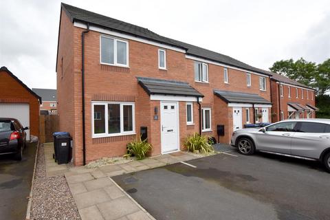 3 bedroom townhouse for sale, Tigers Road, Fleckney, Leicester