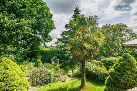 408 Halifax Road, Grenoside, Sheffield, S35 8PA