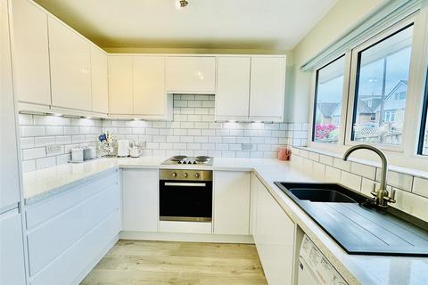 13 Beechfield Avenue, Skelmanthorpe, Huddersfield, HD8 9BZ
