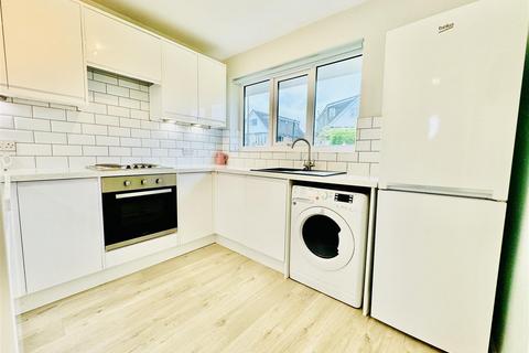 13 Beechfield Avenue, Skelmanthorpe, Huddersfield, HD8 9BZ