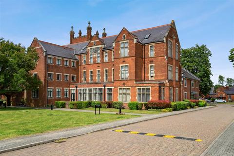 2 bedroom apartment for sale, Windsor House, Bushey