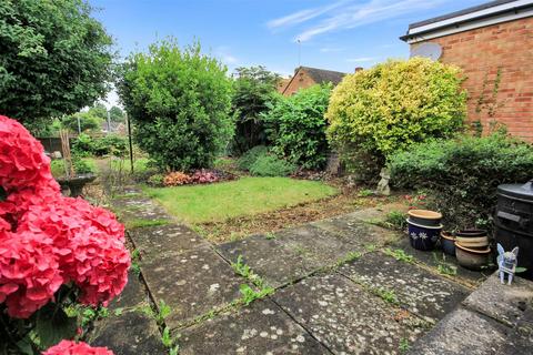 2 bedroom semi-detached bungalow for sale, Meadow View, Rushden NN10