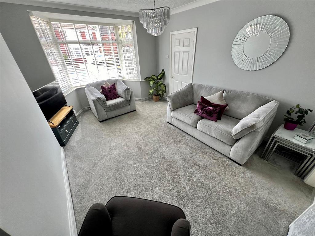 CR25 Lounge2.jpg