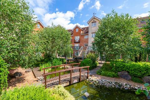 2 bedroom apartment for sale, Lumley Road, Horley