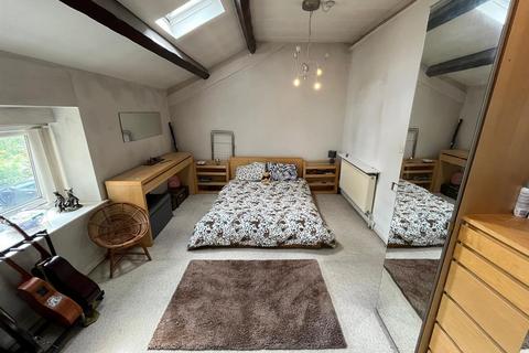 46 Bury Road, Edenfield, Bury, BL0 0ET