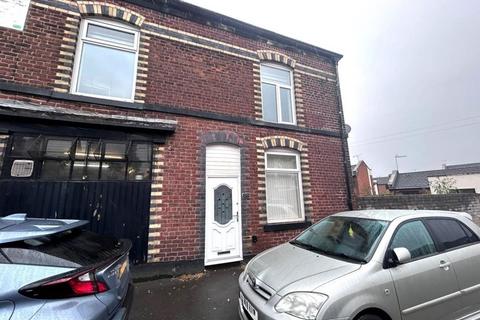 2 bedroom apartment to rent, Bell Lane, Bury, BL9 6HS