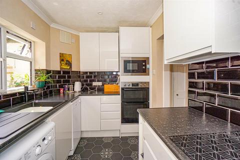 3 bedroom end of terrace house for sale, Beaconsfield Road, Hastings