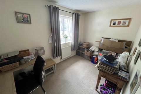 7 Chepstow Close, Chippenham, SN14 0XP