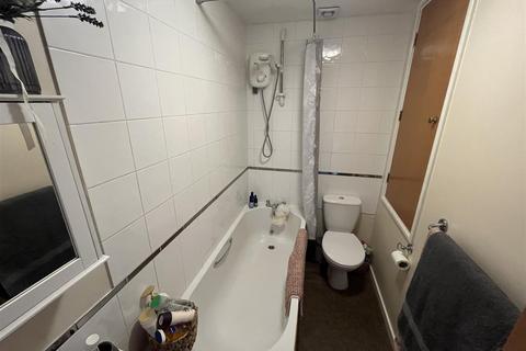7 Chepstow Close, Chippenham, SN14 0XP