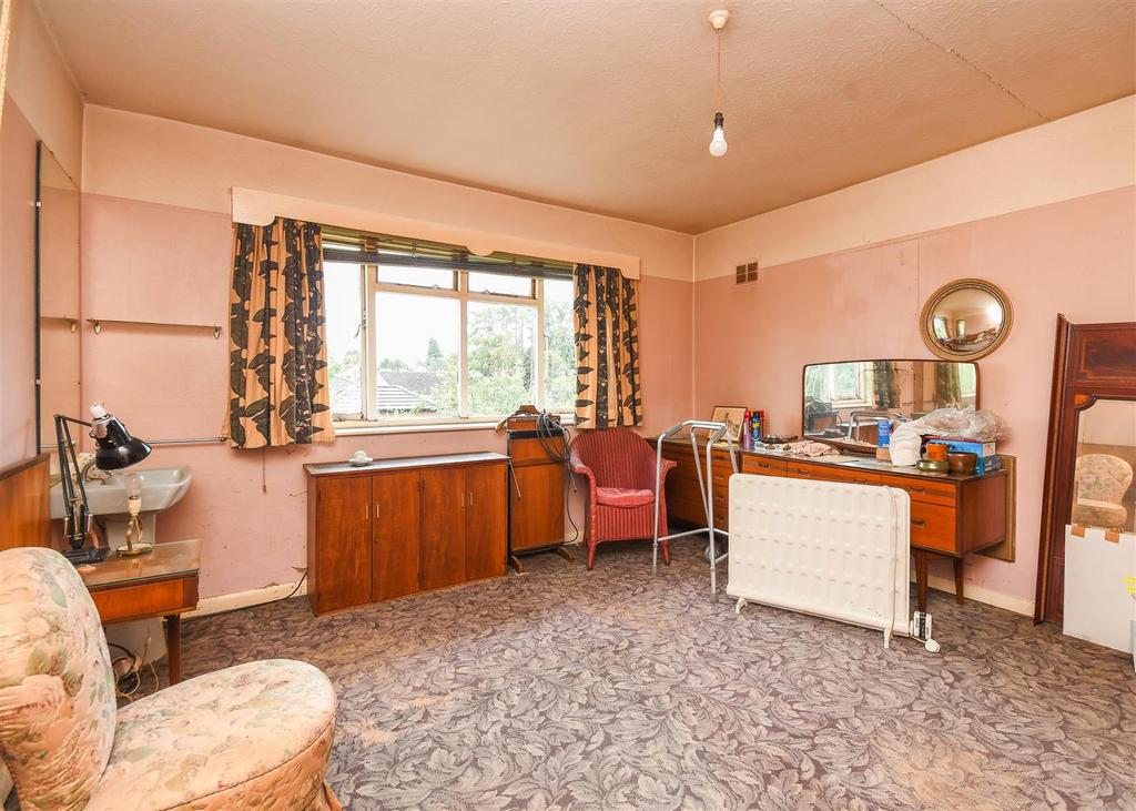 45 Yew Tree Lane - Bedroom 1.jpg