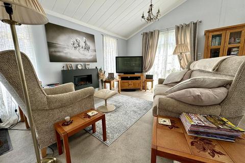 2 bedroom park home for sale, Cotswold Manor Country Park, Tewkesbury GL20