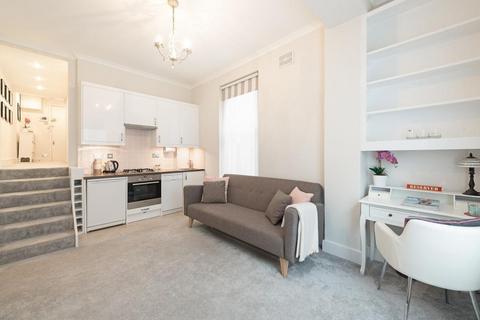 1 bedroom flat to rent, Nevern Square, Earls Court SW5