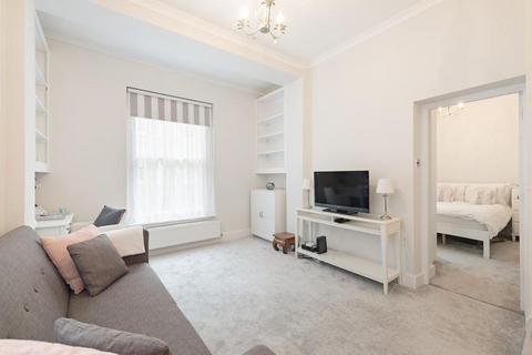 1 bedroom flat to rent, Nevern Square, Earls Court SW5